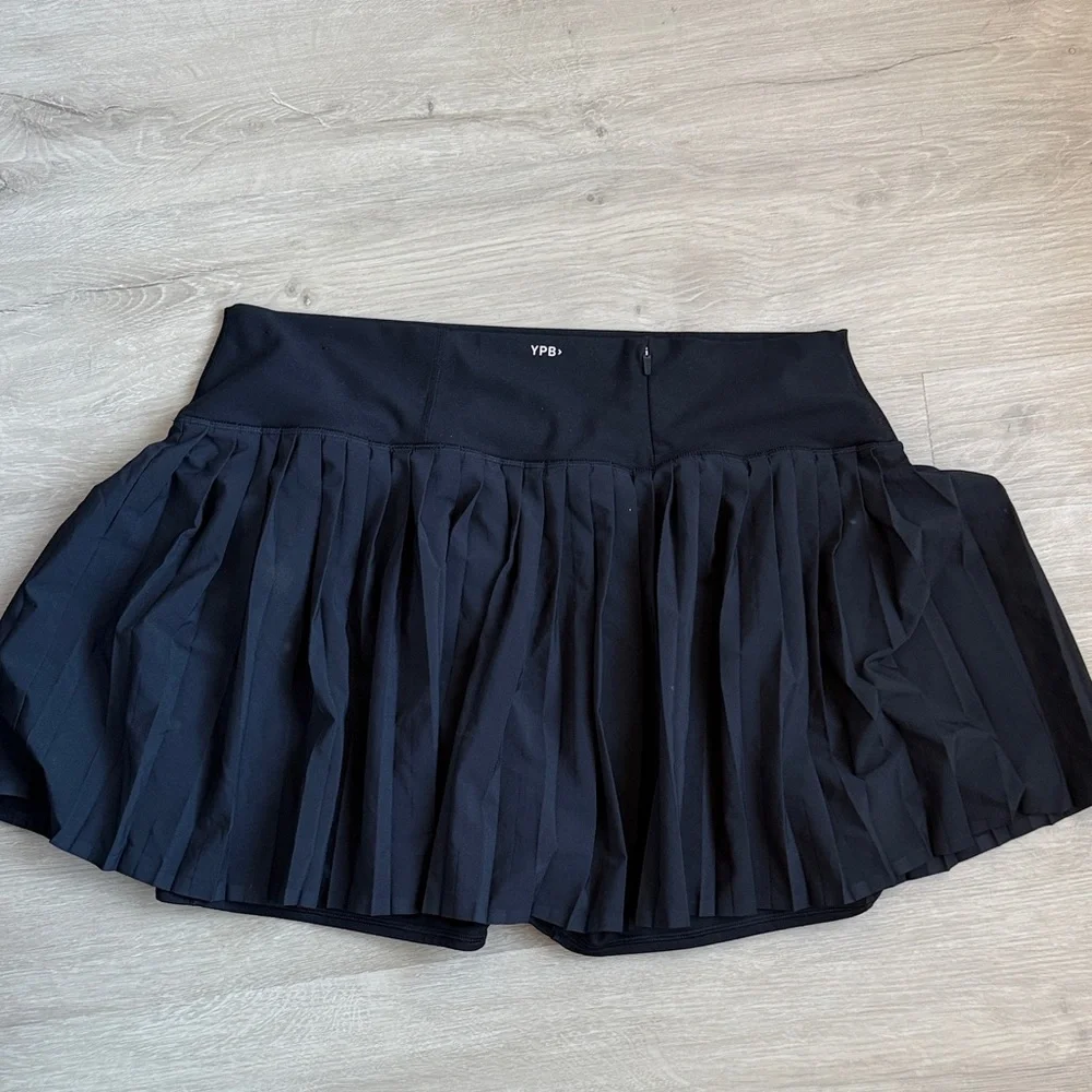 Abercrombie & Fitch Black Pleated Skort - Picture 2 of 3